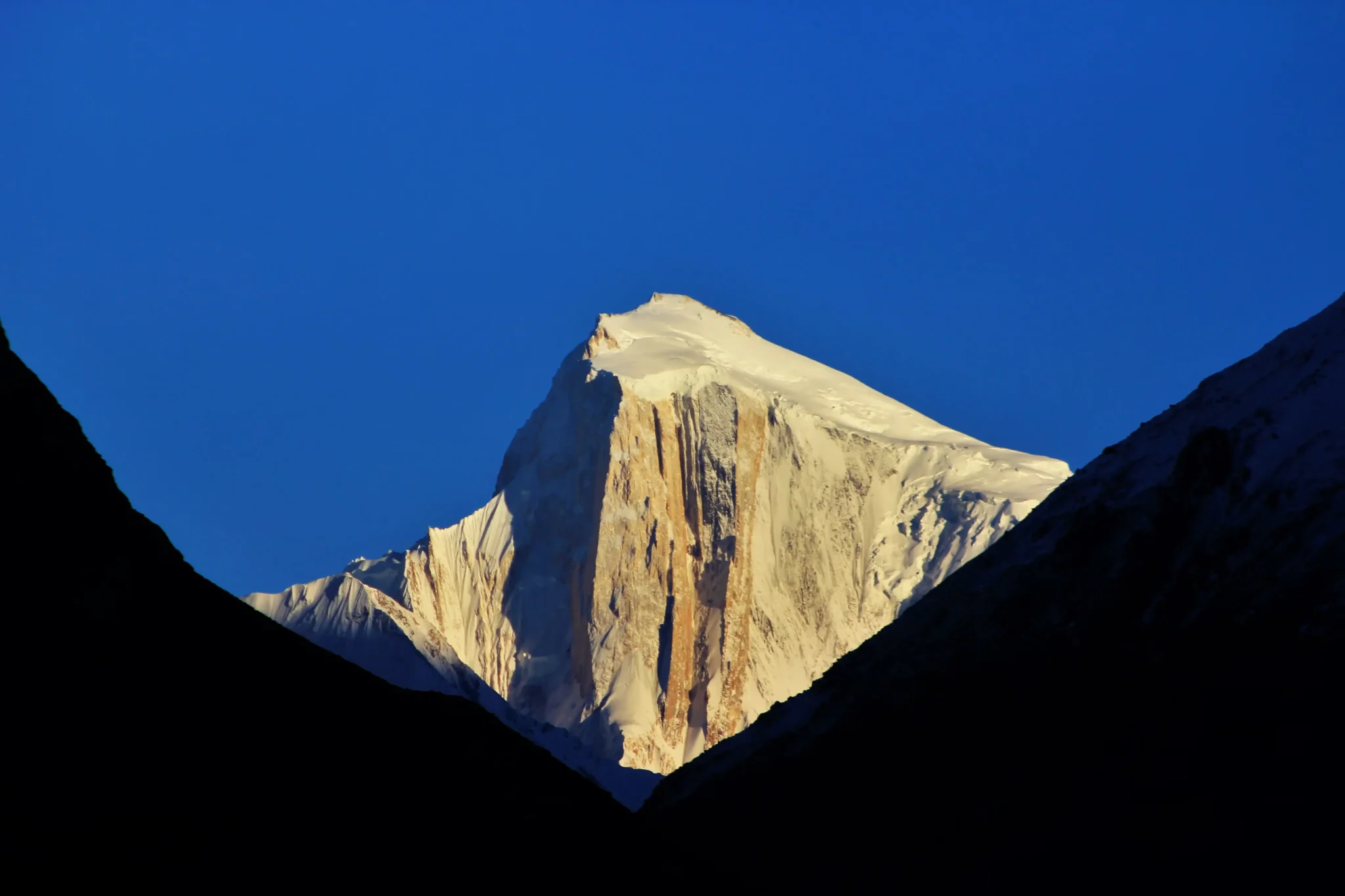 imgi_20_Spantik-(Golden-Peak)-Expedition1