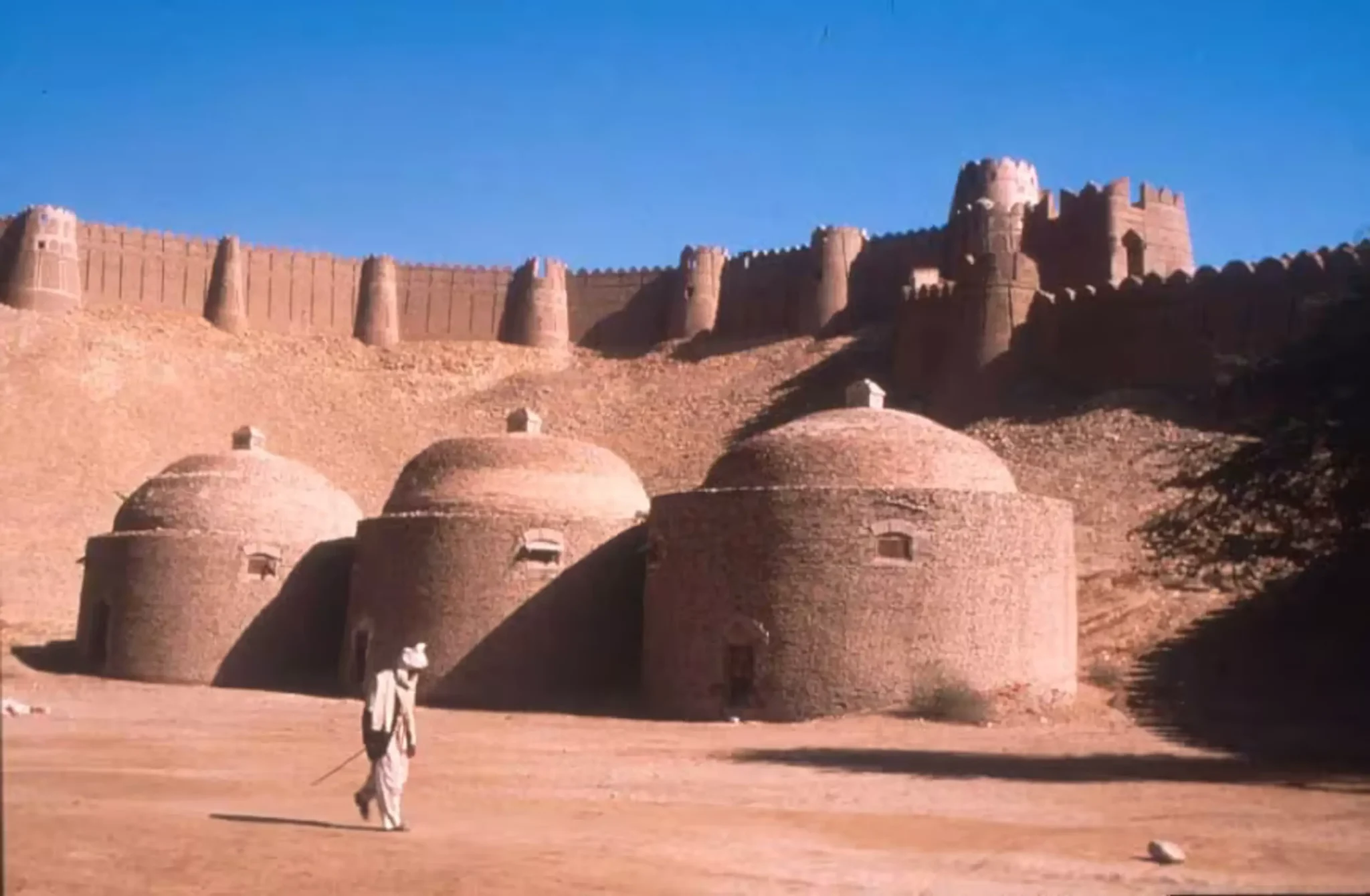 karachi-lahore-moinjidoro-3