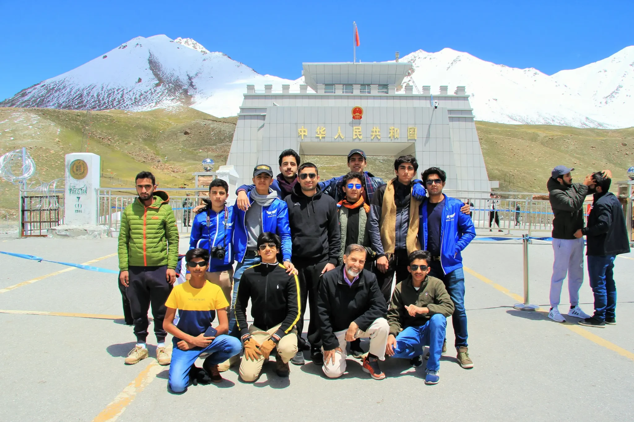 sust-border-3